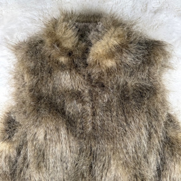 Johnnie B Quality Goods Mini Boden Faux Furry Vest Size 16+ Teens/Women's Small - Picture 2 of 8